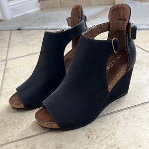 Women sandals
